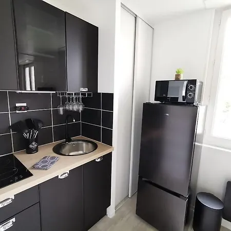Apartment L'authentique *studio *parking Prive* *wifi*calme